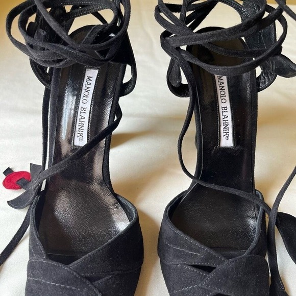 Manolo Blahnik Cherry Lace-Up Sandals 38.5 Black Suede Ivy Shoe 2003 Remake - Picture 7 of 16